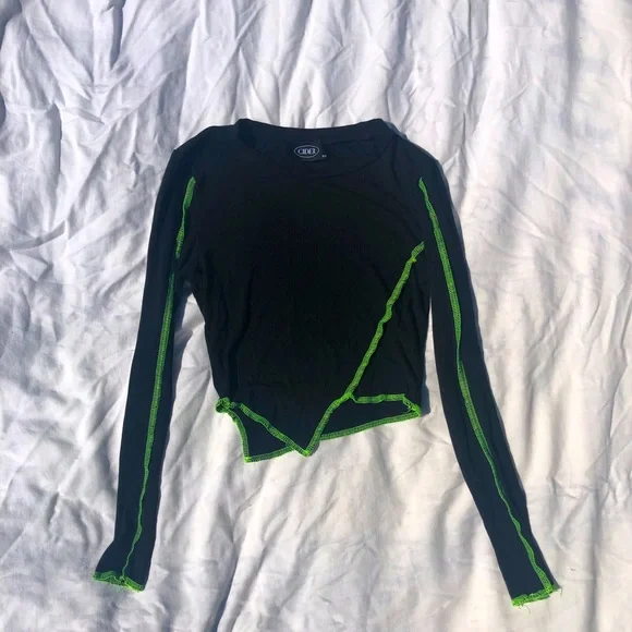 asymmetrical top - Picture 3 of 4